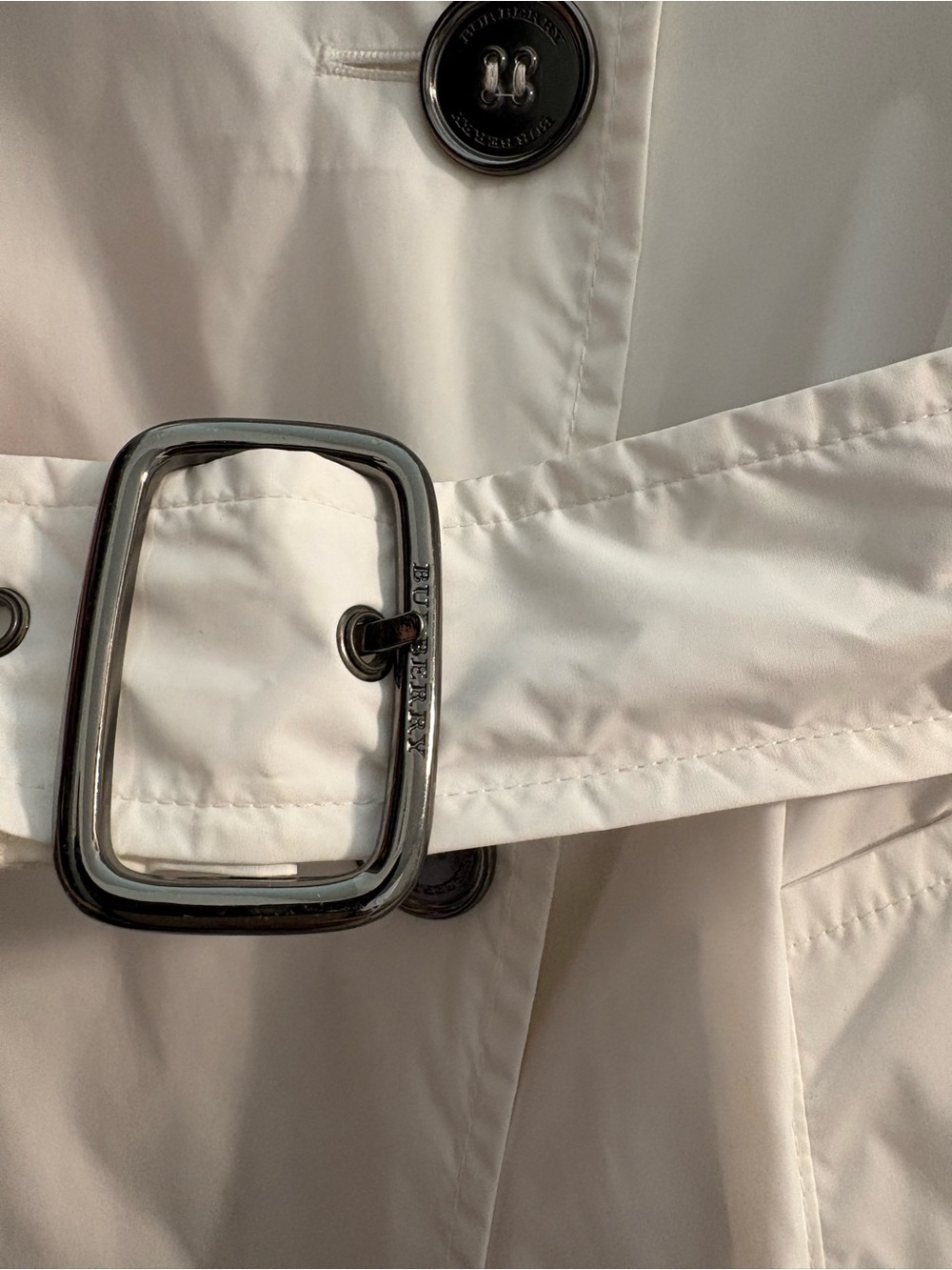 Burberry White Nylon Double-Breasted Trench Jacket with Belt - Picture 2 of 12